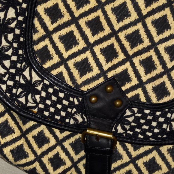 Crossbody Black and Tan Geometric Woman's Purse/ Bag - Picture 4 of 7